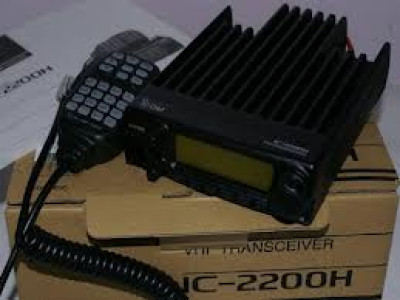VHF IC2200 65 WATTS NOVO NA CAIXA ACEITO TROCA POR PX COM FREQUENCIMENTRO.