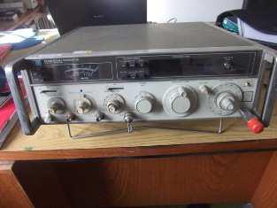 Vendo Gerador de RF HP 8640B - R$ 2.500,00 - estado de novo