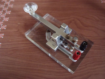 Manipulador CW Vertical & Suporte p/ Mtg de Antena & Conectores/Adaptadores