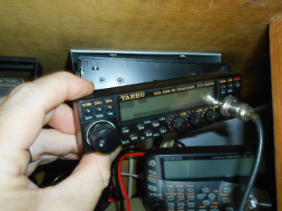 Vendo Yaesu FT5200 com frente removível — Miniatura 3