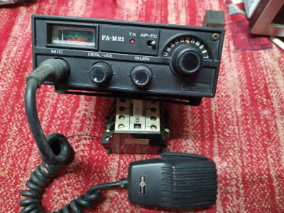 RADIO PX MOTORADIO   -23 CANAIS  -COM DEFEITO